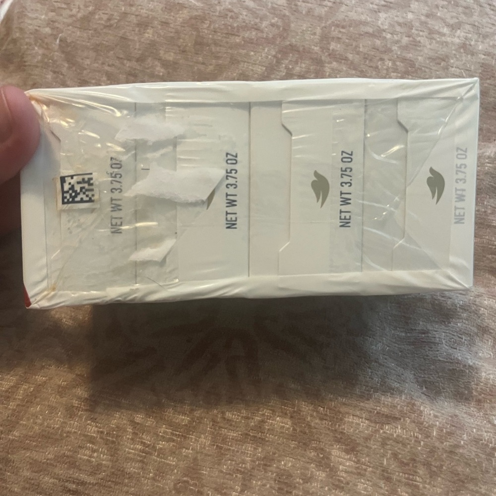 *5/$30* Dove Maple Glazed Donut Beauty Bars - Picture 2 of 2
